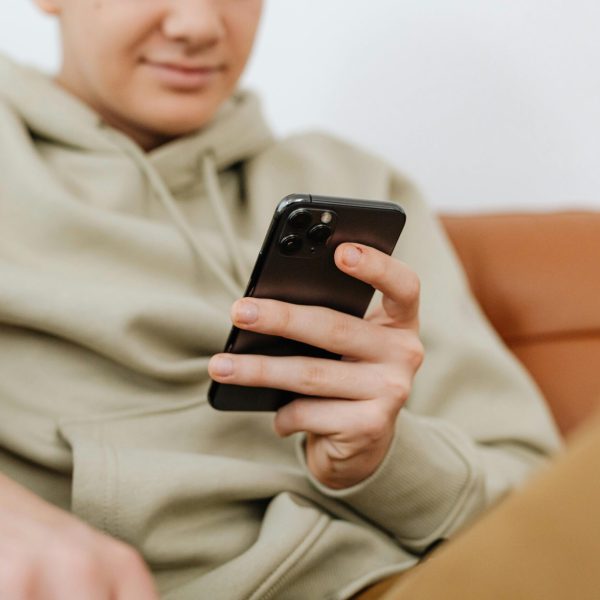 pexels-karola-g-6958705